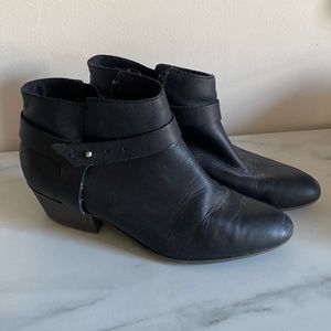 Clark’s Collection Black Bootie